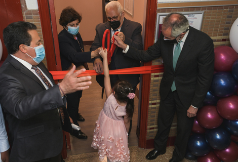  Ribbon cutting